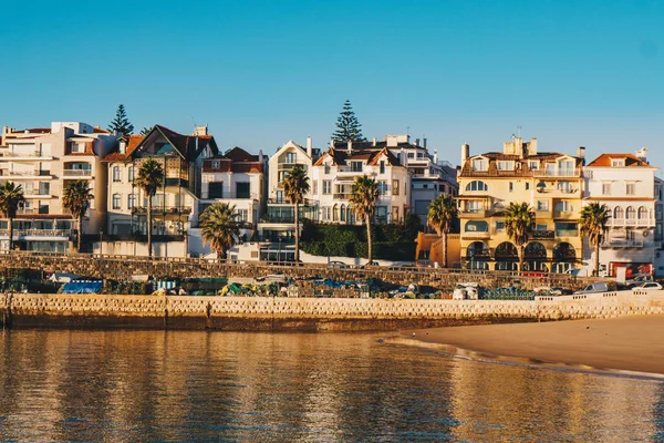 Cascais promenády je výhled na moře při západu slunce v noci. Cascais tr — Stock fotografie