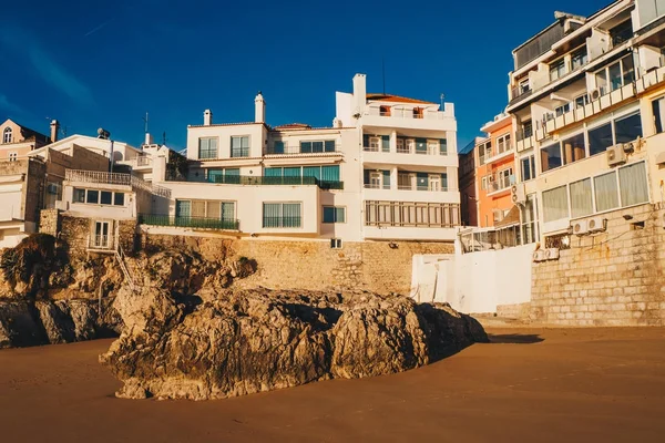 Morgen am Strand in cascais, portugal — Stockfoto