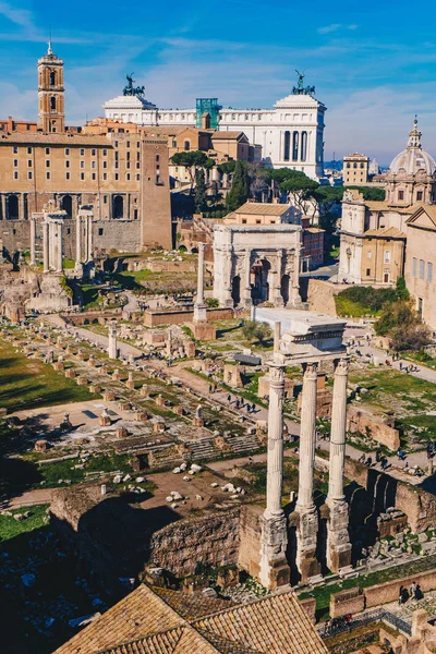 Le Forum romain (Foro Romano) et les ruines romaines vues du P — Photo