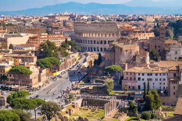 El Coliseo de Roma visto desde el aire — Foto de Stock