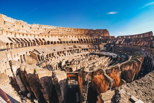 Uvnitř Římské Koloseum v Římě panoramatický pohled — Stock fotografie