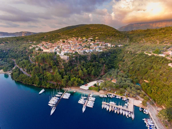 Vesnice Spartochori Meganisi panorama na Gr ostrov Meganissi — Stock fotografie