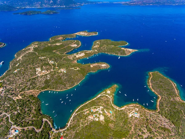 Meganisi Island Grecia vista aérea de la orilla del mar y el mar — Foto de Stock