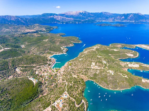 Meganisi Island Grecia vista aérea de la orilla del mar y el mar — Foto de Stock