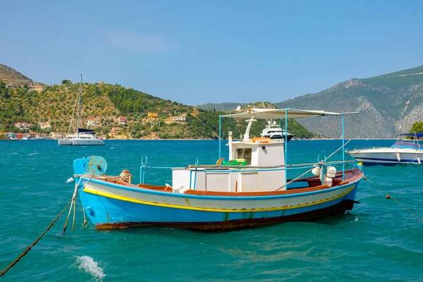 Barco de pesca tradicional grego — Fotografia de Stock