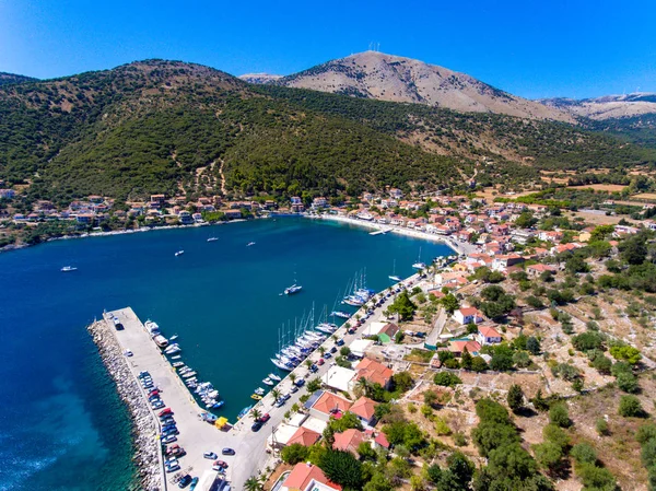 Isla Cefalonia puerto pequeño Agia Effimia puerto de yates — Foto de Stock