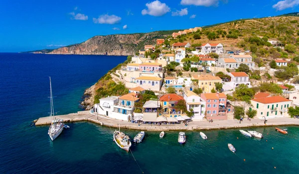 Kefalonia Assos byn Flygfoto panorama — Stockfoto