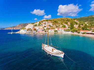 Assos Köyü ve port Cephalonia (Kefalonia) Yunanistan