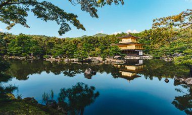 Kyoto, Japonya için altın köşk. Elektromanyetik Kinkakuji Tapınağı