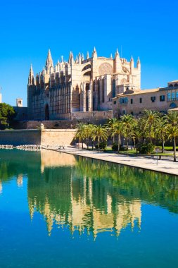 La Seu - ünlü Ortaçağ Gotik Katolik Katedrali. Palma de