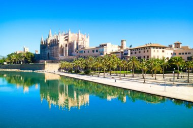 La Seu - ünlü Ortaçağ Gotik Katolik Katedrali. Palma de