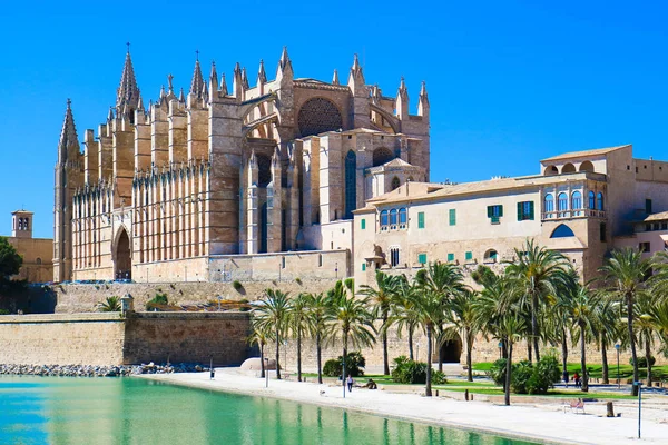 La Seu - the famous medieval gothic catholic cathedral in the ca — Stock Photo, Image