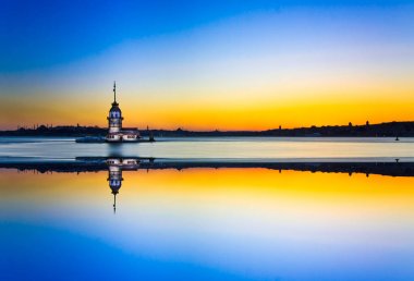 Boğaz günbatımı, panoramik manzaraya kızlık ada Istanbul