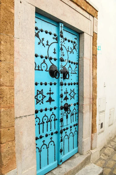 TUNIS, TUNISIA: Puerta árabe tunecina en Túnez, la capital de —  Fotos de Stock