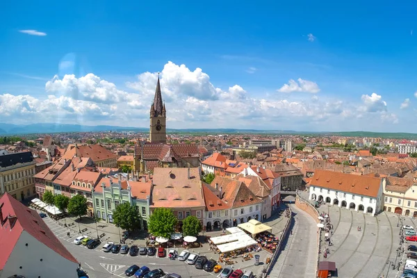 Sibiu, Transilvania, Rumania. Vista panorámica de la Plaza Pequeña —  Fotos de Stock