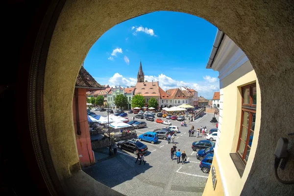 Sibiu, Transsilvanien, Rumänien. Alltag auf dem kleinen Platz (pi) — Stockfoto