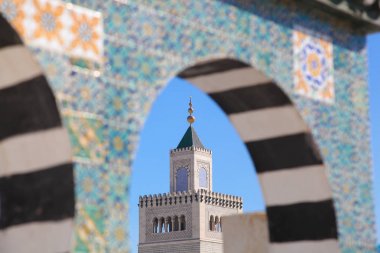 Cami Kulesi ve İslam seramik dekorasyon desen duvar