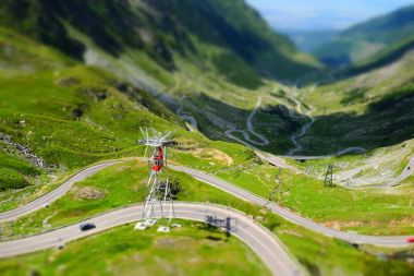Transfagarasan, Romanya virajlı yol. Uygulanan tilt ve bok efekti