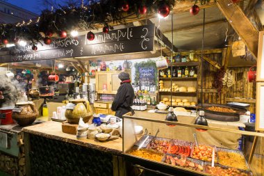 Budapeşte, Macaristan - 8 Aralık 2016: Budapeşte geleneksel İsa