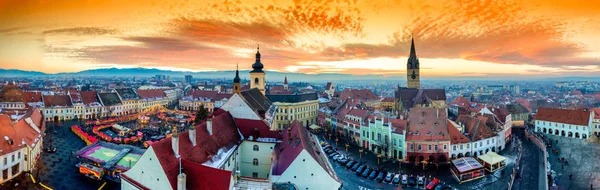 Panoráma Sibiu központi tér-Erdély, Románia. — Stock Fotó