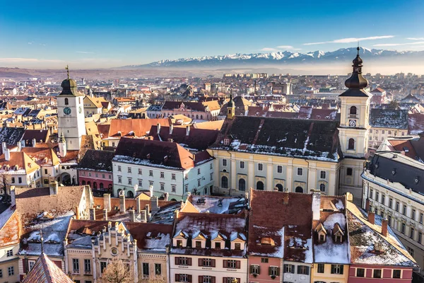 Sibiu, Sedmihradsko, Rumunsko. HDR fotografie. Panoramatický pohled z abo — Stock fotografie