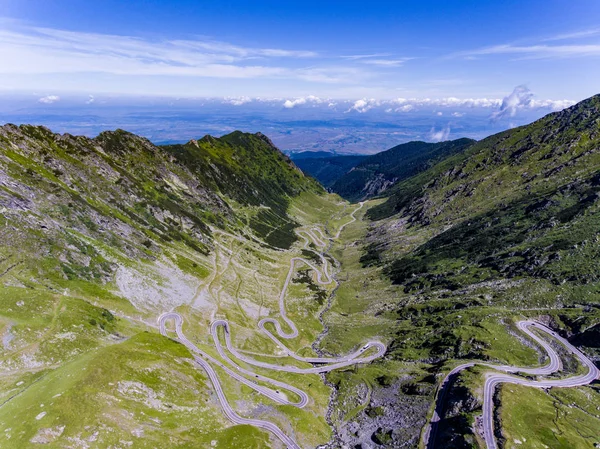 Transfagarasan estrada de montanha nas montanhas dos Cárpatos Transyl — Fotografia de Stock