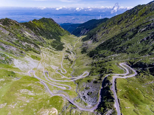 Transfagarasan estrada de montanha nas montanhas dos Cárpatos Transyl — Fotografia de Stock