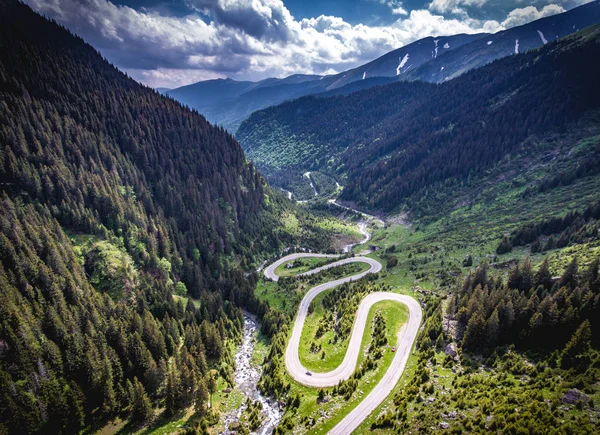 Transfagarasan Romanya dolambaçlı yol havadan görünümü Hdr görüntü