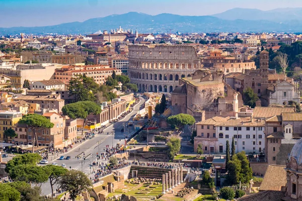 El Coliseo de Roma visto desde el aire — Foto de Stock