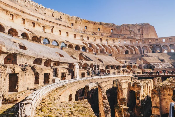 Интерьер Колизея, Рим, Италия — стоковое фото