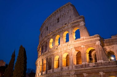 Geceleri Kolezyum Roma, İtalya