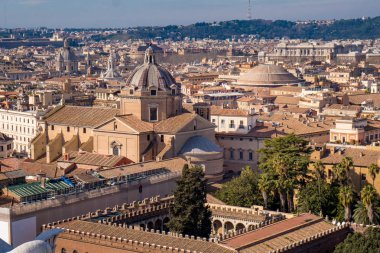 Pantheon kubbe görünür ile Roma manzarası