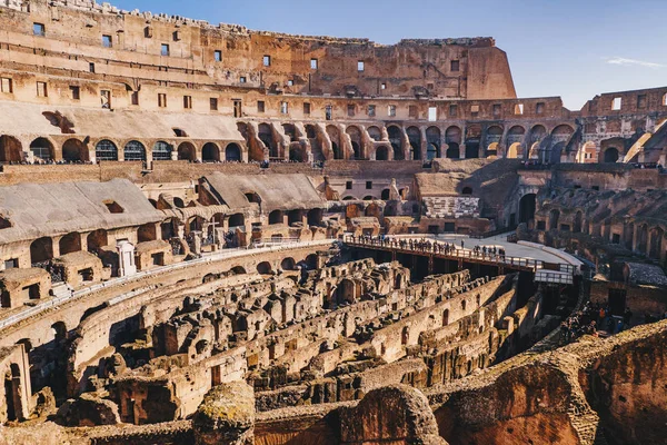 Vnitřek Colosseum, Řím, Itálie — Stock fotografie