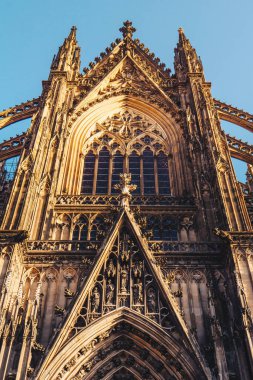 Köln, Almanya Gotik Katedral cephesi Sabah ışığında