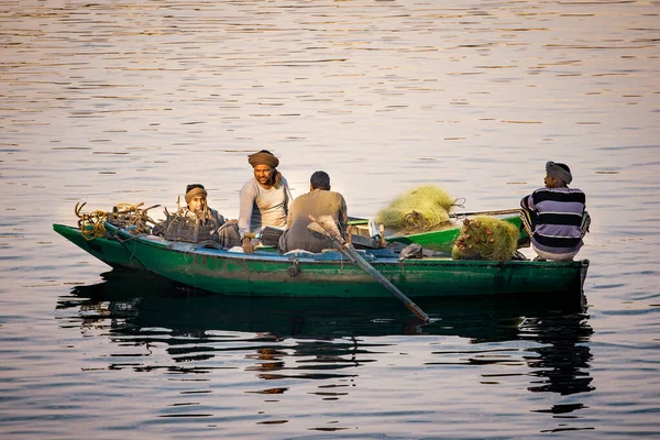 Edfu Egypt Jan 2019 Egyptian Fisherman Boats Nile River Going — Stock Photo, Image