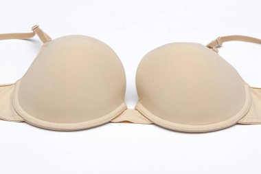 Beyaz arka plan bej sutyen