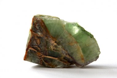 Beyaz arka plan üzerinde mineral florit