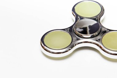 Beyaz bir arka plan üzerinde el spinner