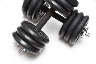 Beyaz arka plan üzerinde ağır siyah halter