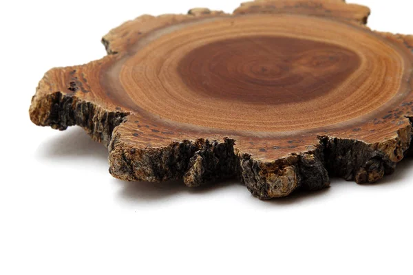 Ahşap beyaz bir arka plan üzerine dilim