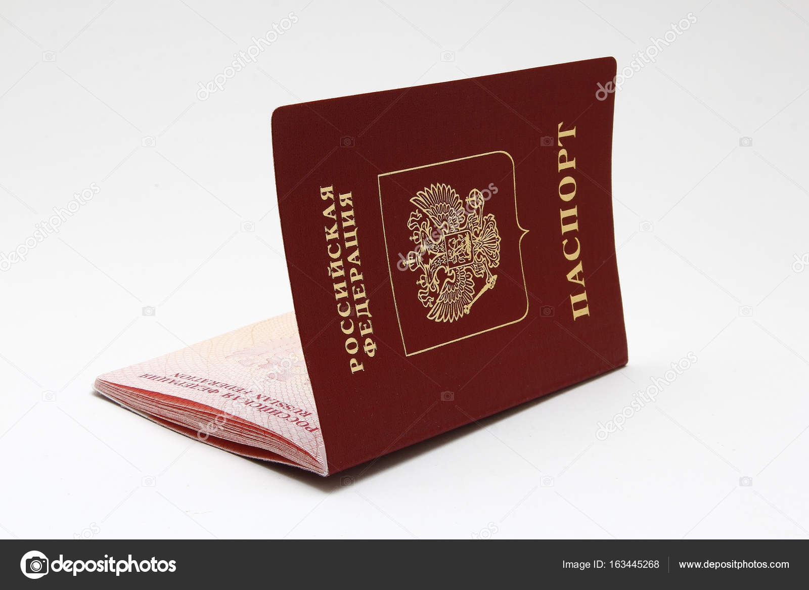 Паспорт южной осетии и россии. Заграничный паспорт. Получить гражданство осетии. Паспорт осетии. Паспорт южной осетии фото.