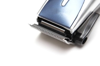 Beyaz arka plan üzerinde elektrik kesme makinesi