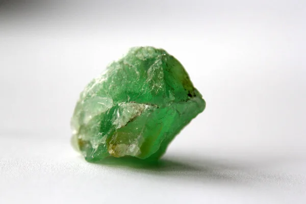 Kryształ minerałów fluorytu w tle — Zdjęcie stockowe