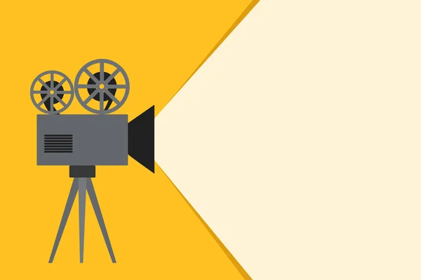 Sarı zemin üzerinde ışık huzmesi olan Retro kamera film kaseti