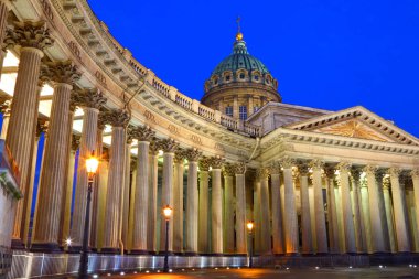 St. Petersburg. Rusya. Gece bak. Kazan Katedrali.