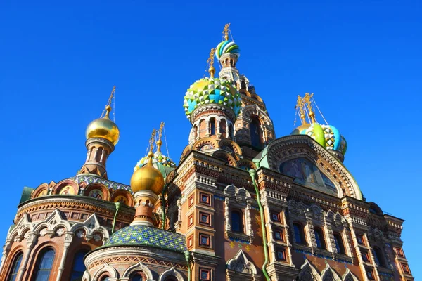 Saint-Petersburg.Russia.Church van de Verlosser op het bloed. — Stockfoto