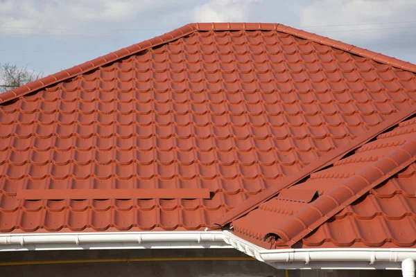 Metal tile roof — Stock Photo, Image