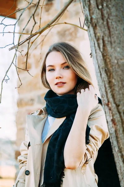 Sensual Blue Eyed Girl Playfully Posing Blur Background — Stock Photo, Image