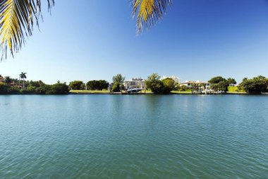 Miami plajında güzel bir manzara ve nehir