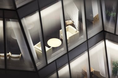 Bir cam bina bir ofiste bir görünümünü